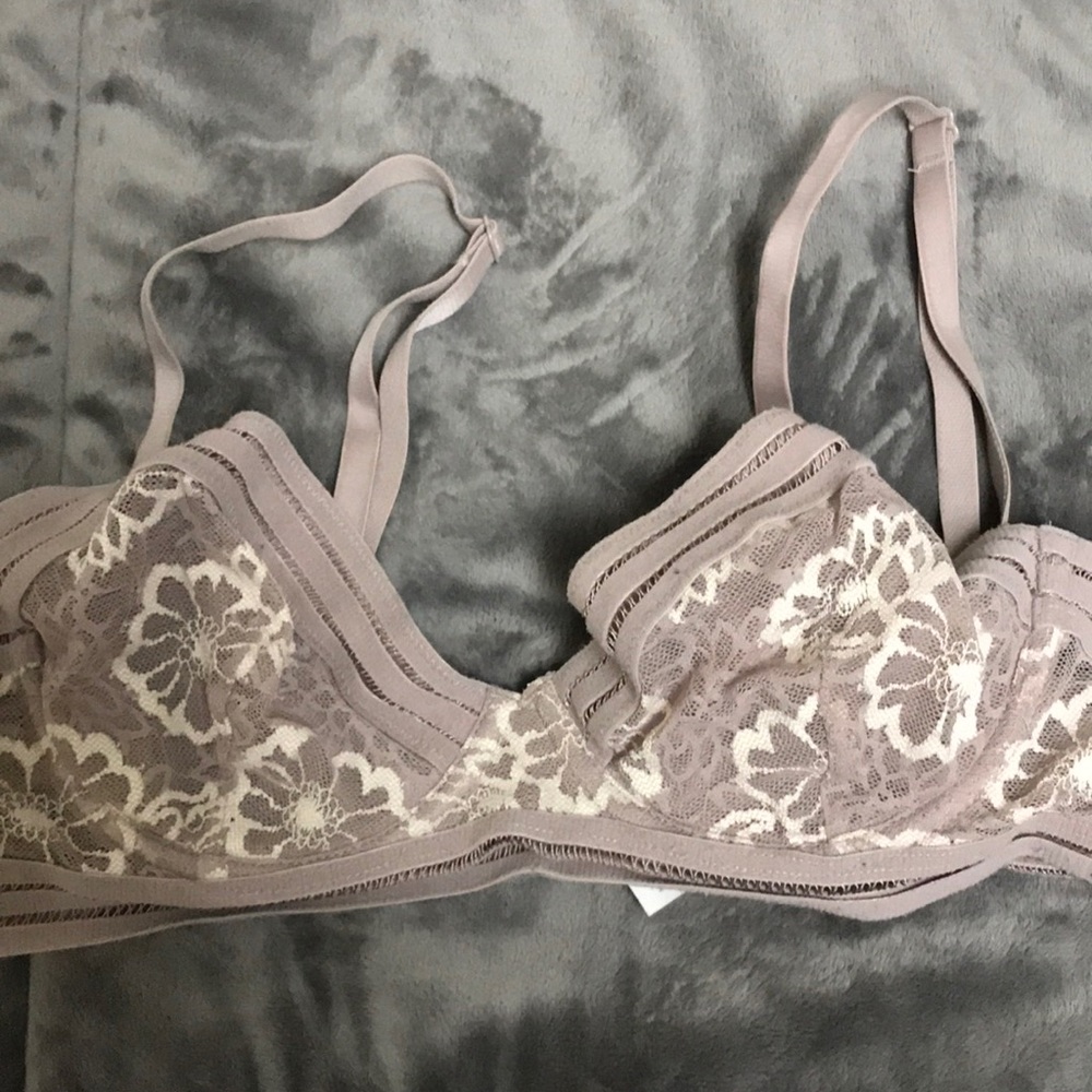 Victoria’s Secret Pink unlined bra 34C
